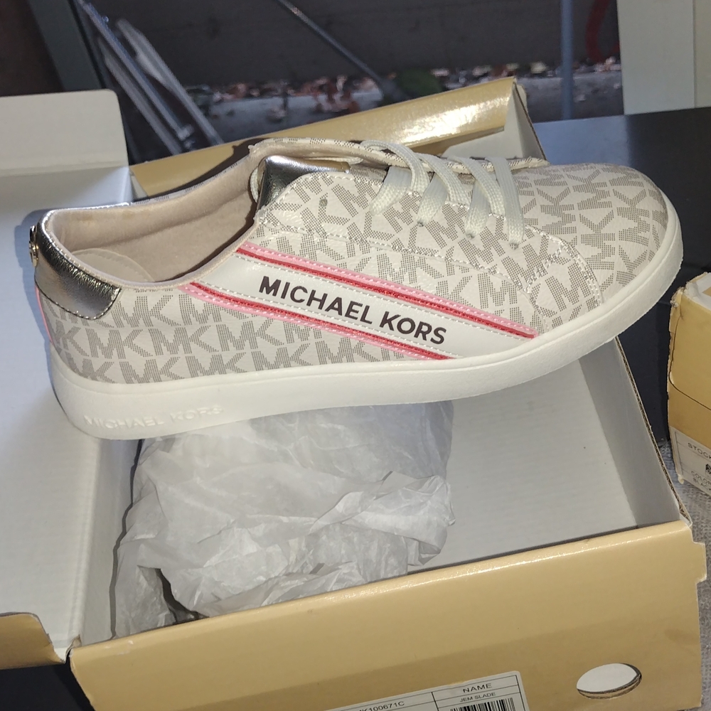 Big girls size 4 Michael Kors Monogram Sneakers with Pink Accent